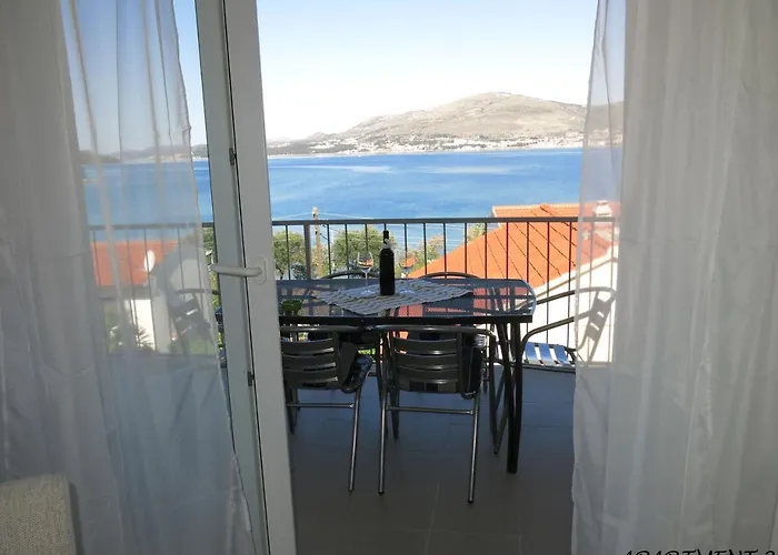 Apartments Luka
