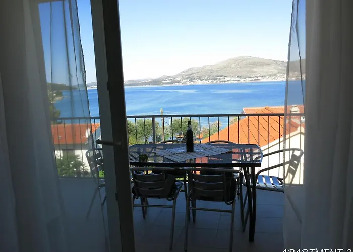 Apartments Luka
