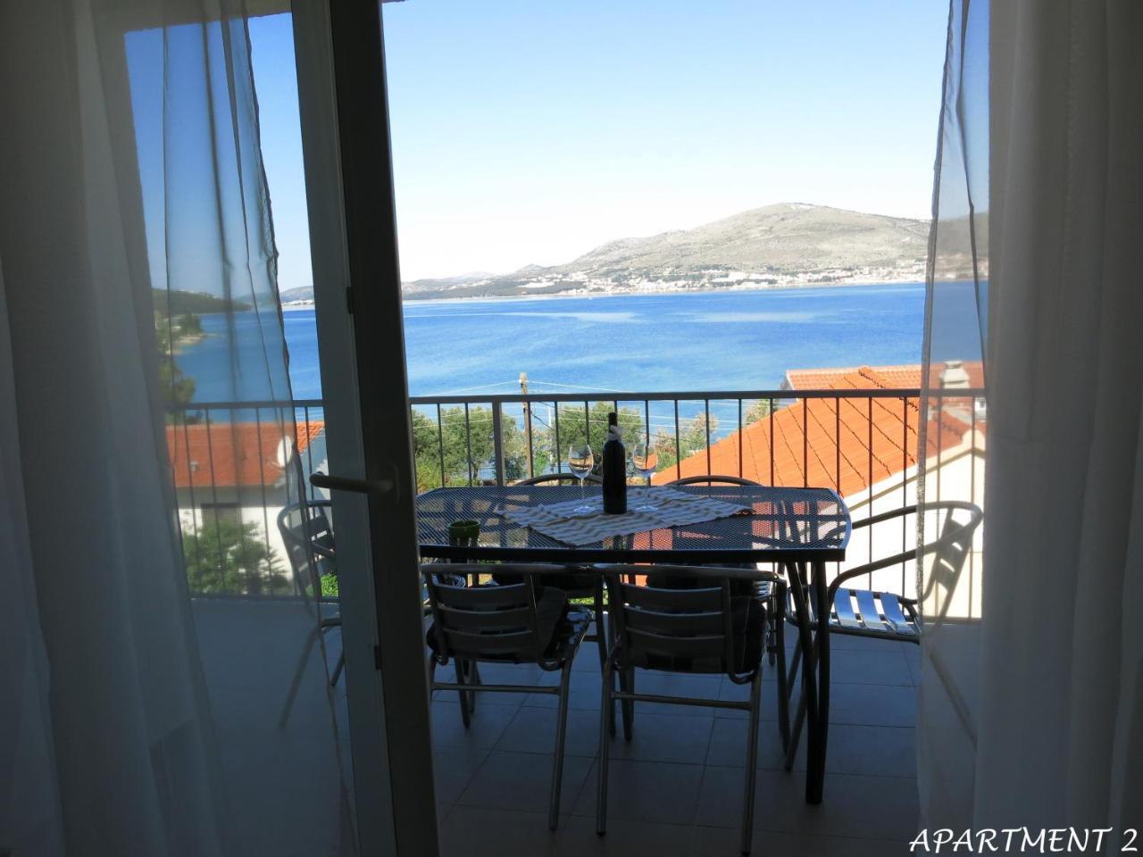 Luka Apartment *